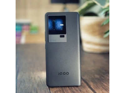 Обзор iQOO 11: один из лучших телефонов, который вы вряд ли купите